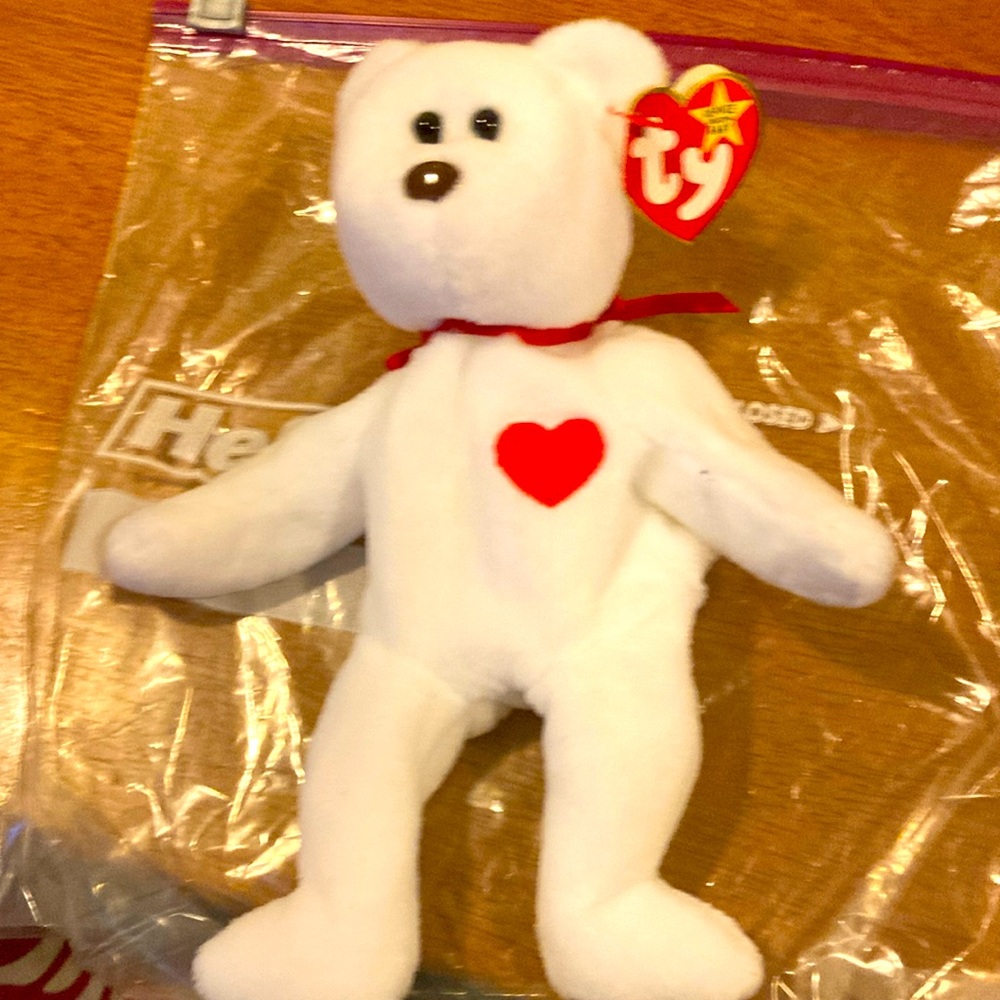 The original 1993 Valentino beanie baby. Safe storage for over 26 years ago.